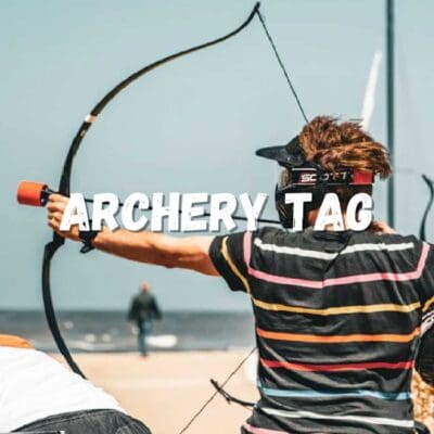 Archery Tag is een actieve en spannende sport waarbij de opwinding van boogschieten wordt gecombineerd met strategie. Gewapend met een boog en pijlen met zachte rubberen punten nemen teams het tegen elkaar op om doelen te raken en tegenstanders uit te schakelen.